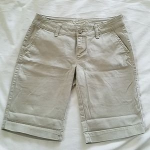 Woman's Arizona Kahaki Shorts